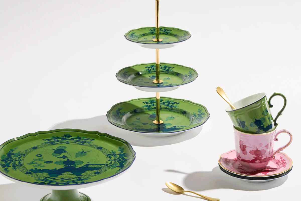 piatti alzatina per dolci e tazzine Oriente Italiano Ginori 1735