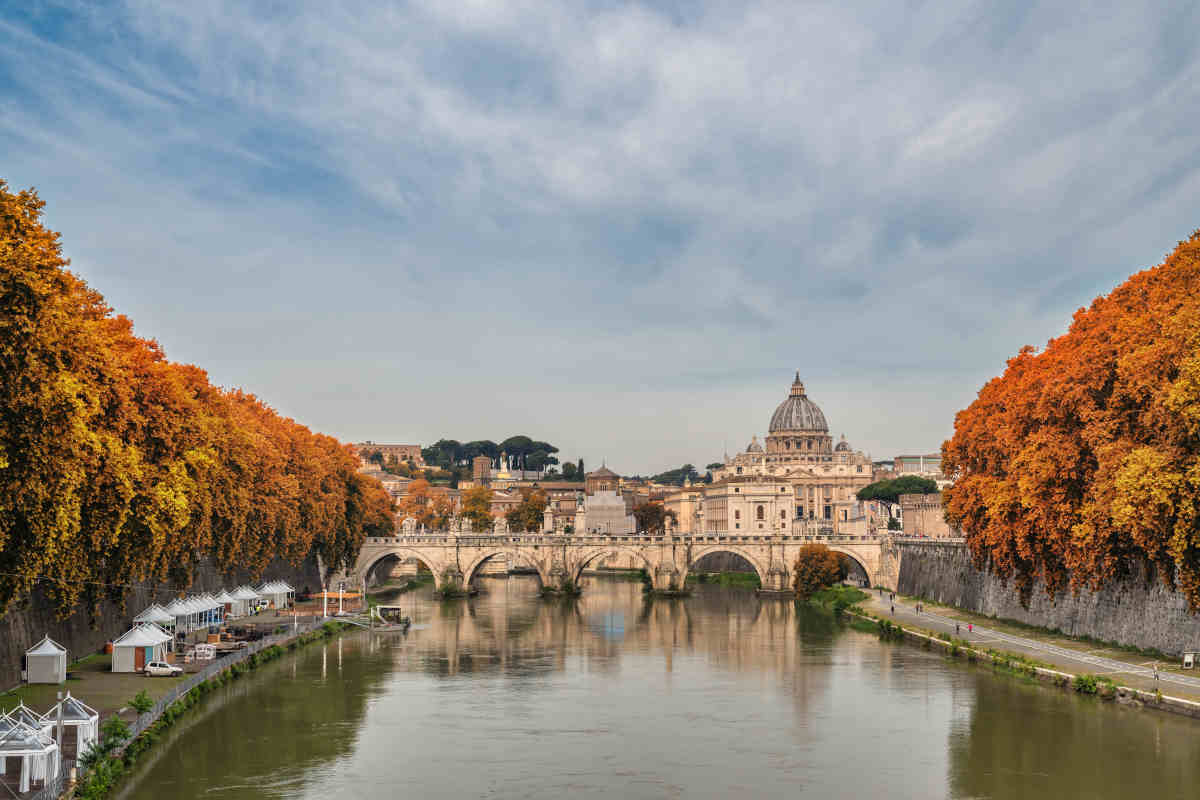 Fiume Tevere a Roma in autunno
