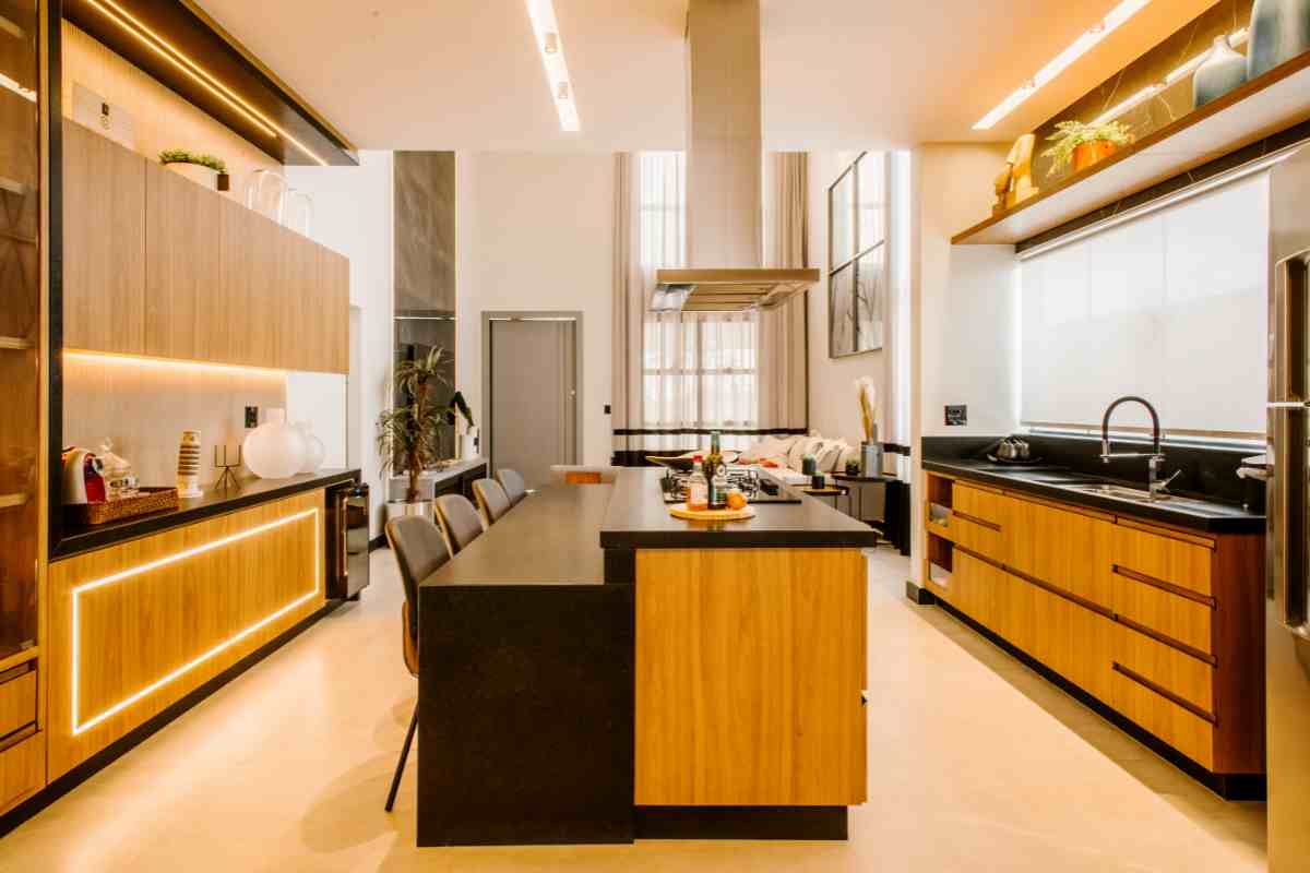 cucina doppia lineare in legno