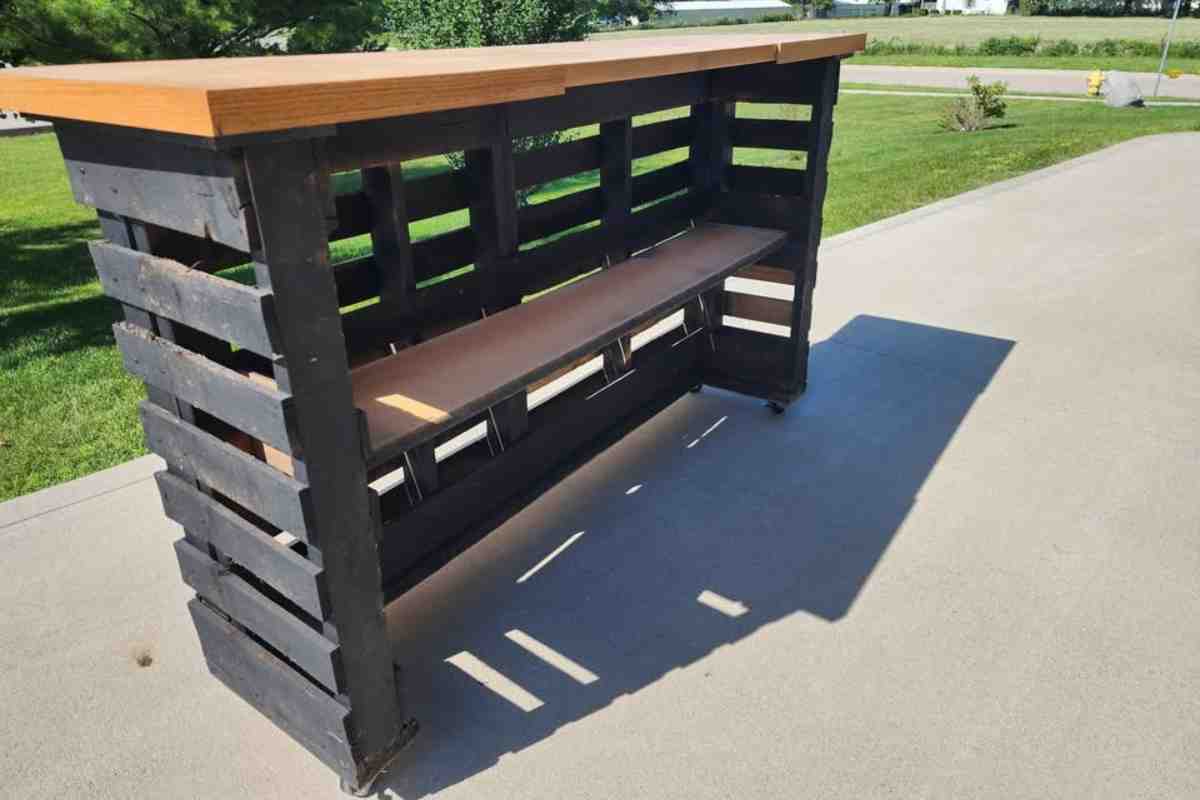 Mobile bar con pallet