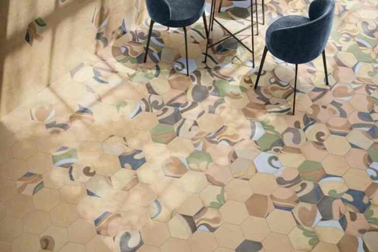 Cementine in gres Novoceram sul pavimento della cucina