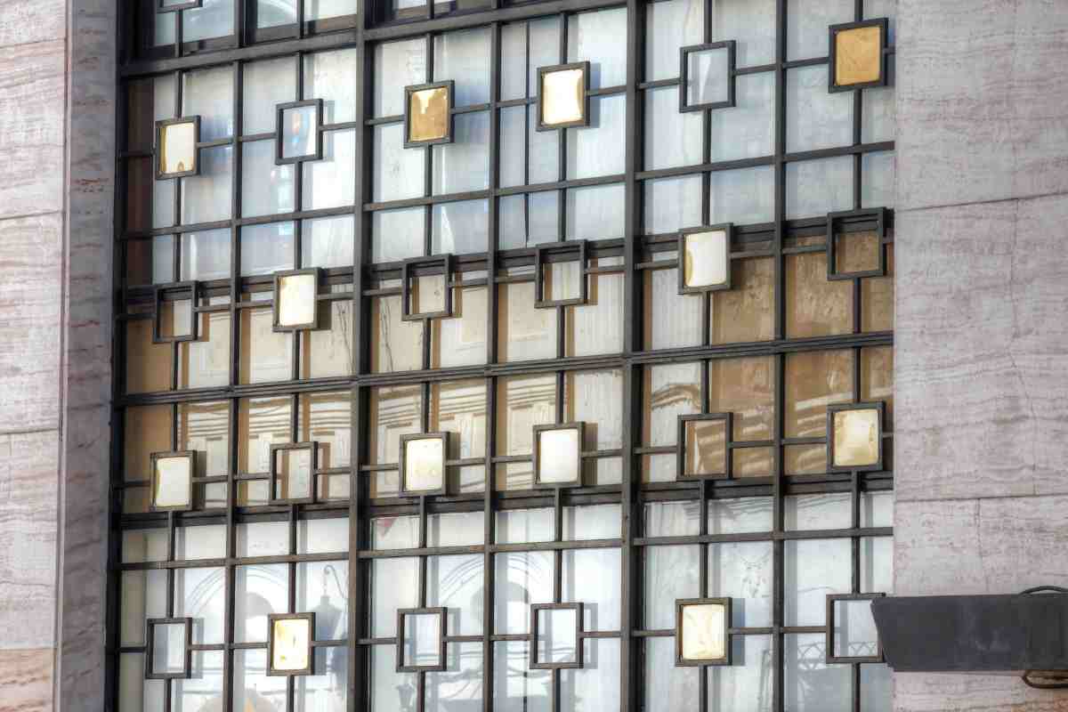 Inferriate per finestre di design con elementi geometrici