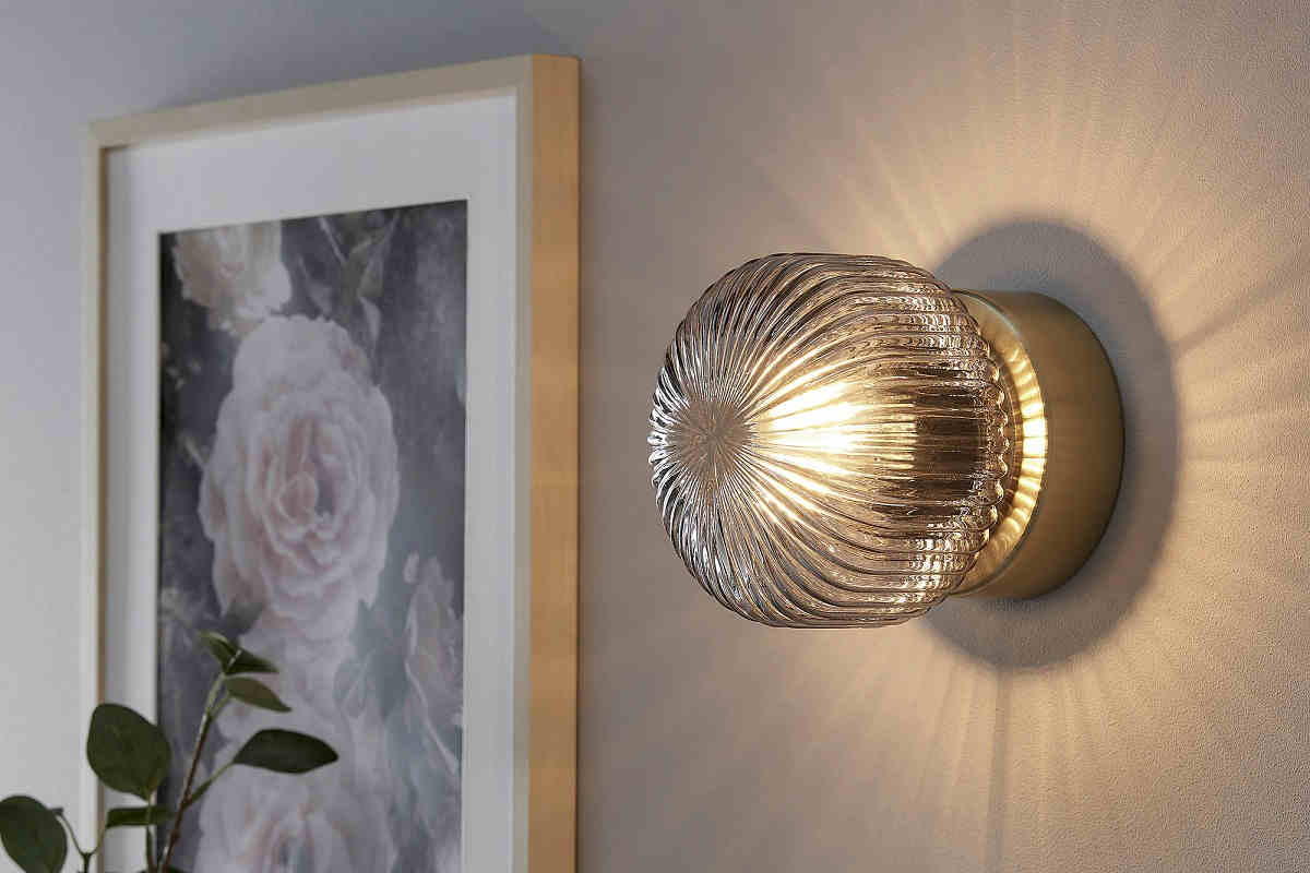 parete con lampada ikea Solklint