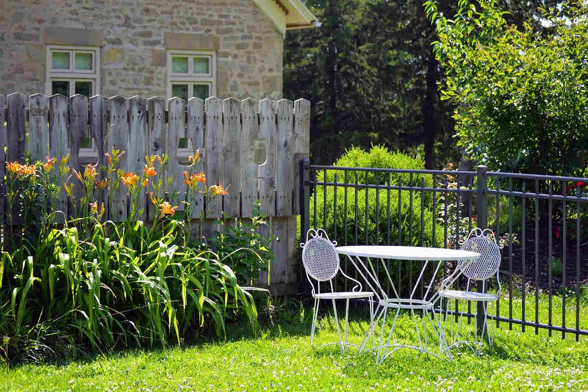 recinzioni in legno e ferro per giardino