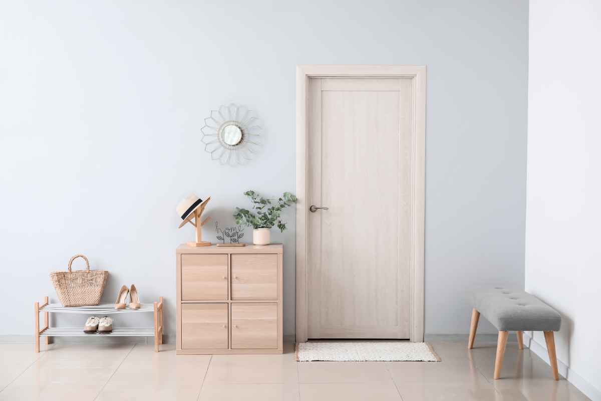 ingresso moderno con arredi stile scandinavo