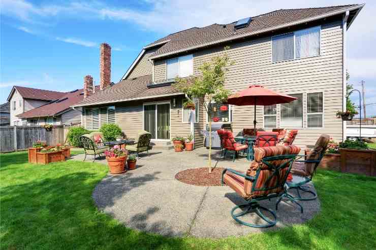 casa con giardino ben curato per far aumentare il valore dell'immobile per vendere