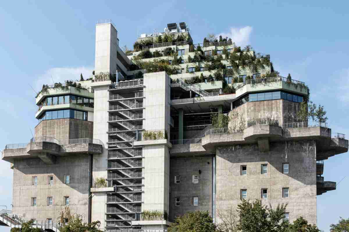 edificio costruito secondo i dettami dell'architettura biofilica ad Amburgo