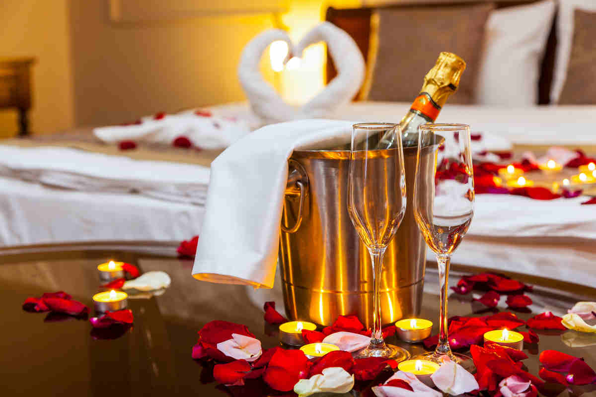Decorazioni camera da letto San Valentino: idee romantiche da copiare