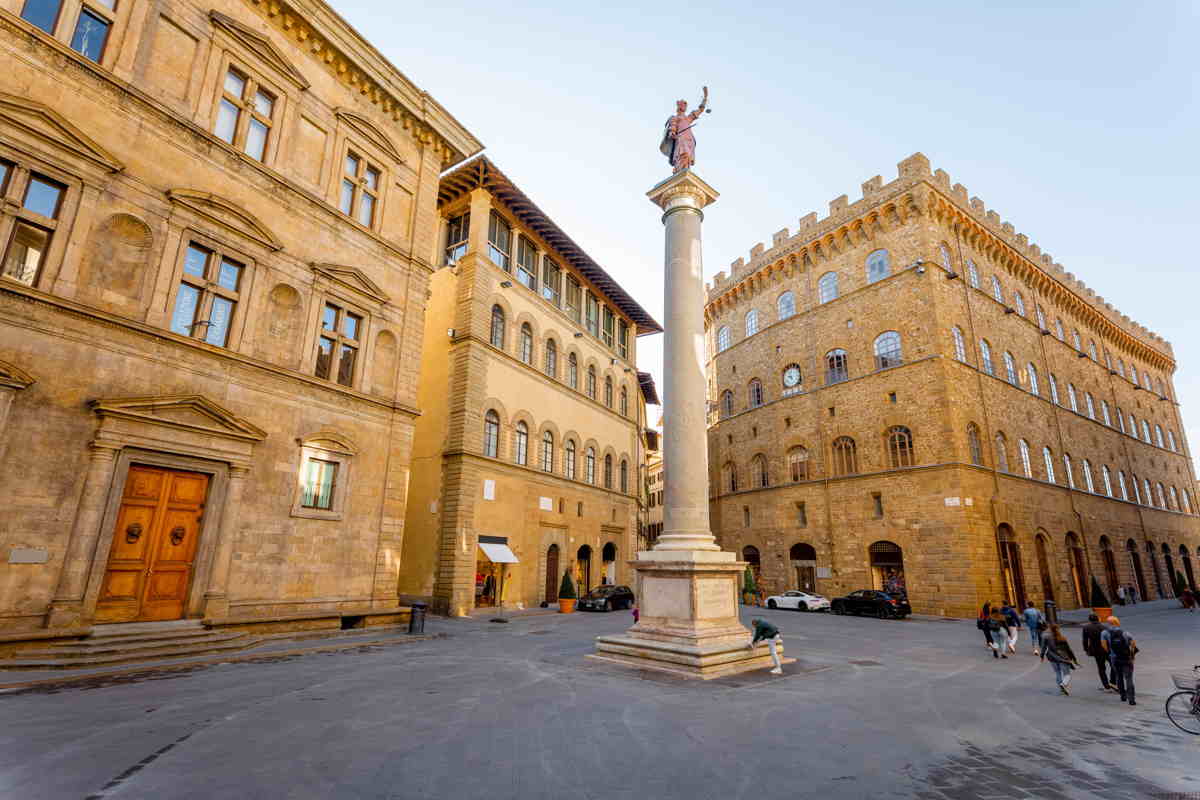 Piazza Santa Trinità