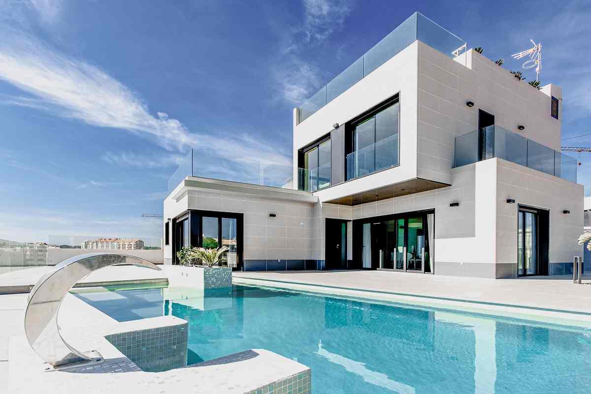 villa moderna con piscina, una delle case da sogno su Instagram