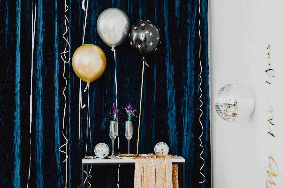 Decorazioni e palloncini in casa per Capodanno