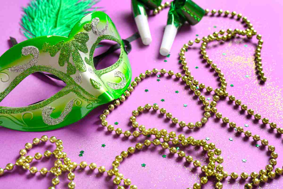 maschera e decorazioni di Carnevale