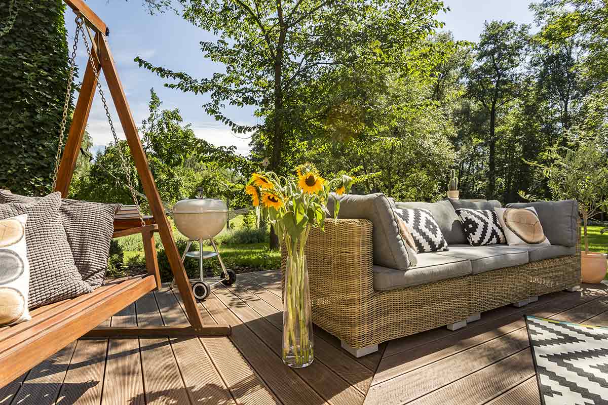 Mobili da giardino: dondoli, panchine e sedie