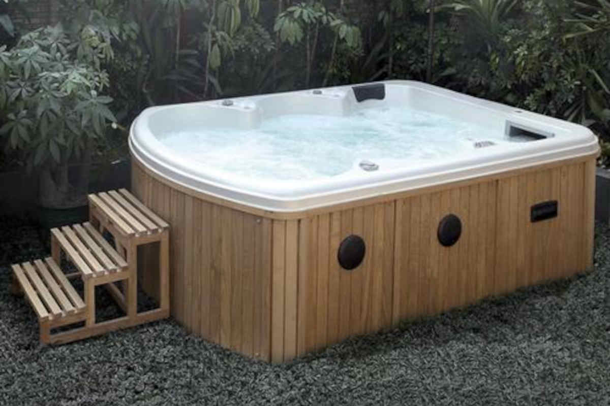 mini piscina idromassaggio da giardino o spa