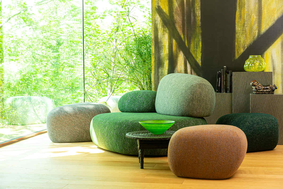 sistema di divani e sedute Pebble Rubble di Moroso