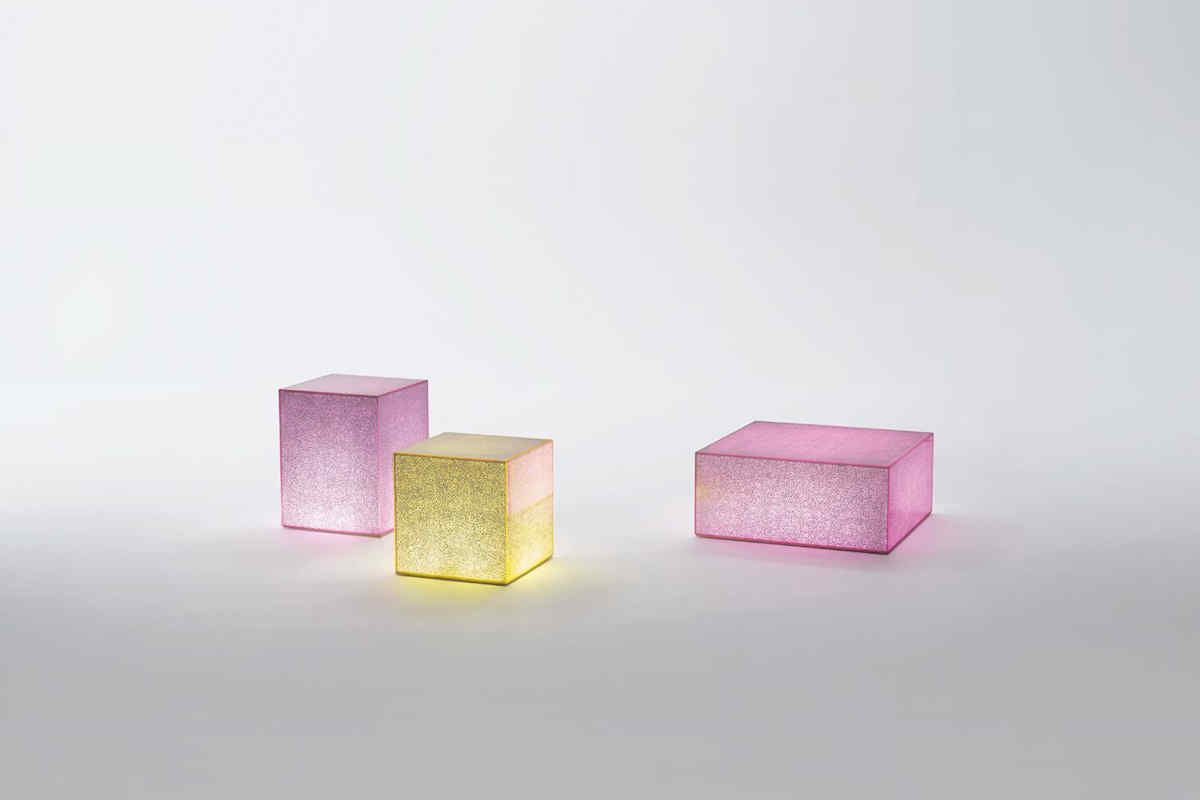serie crack, tavolini luminosi a forma di cubi