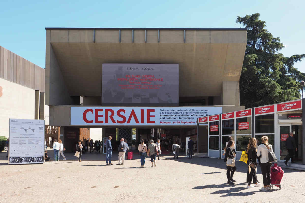 Ingresso piazza costituzione della fiera cersaie a Bologna