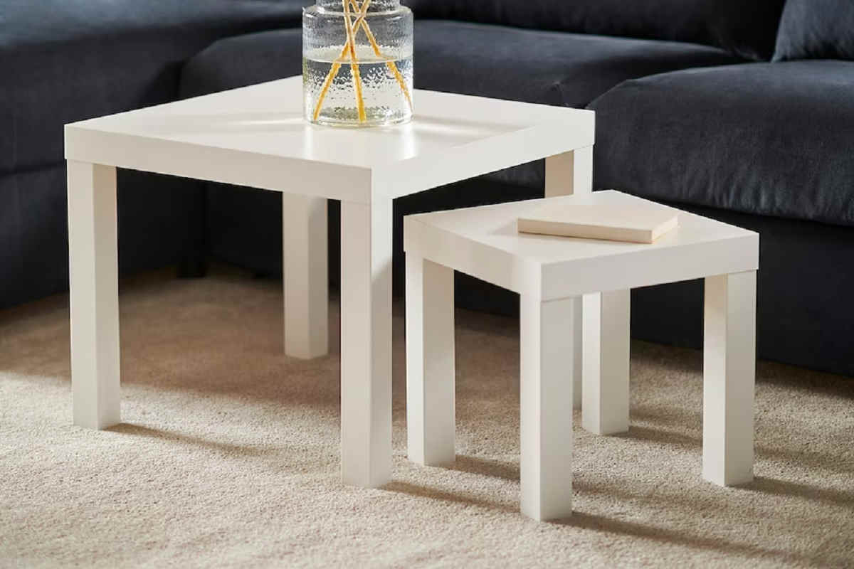 soggiorno con tavolini lack Ikea bianchi