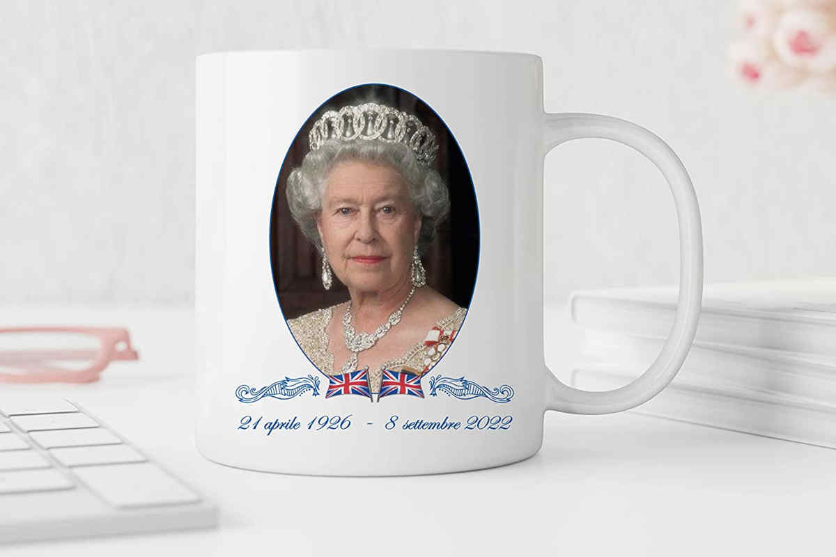 tazza commemorativa per la morte della Regina Elisabetta