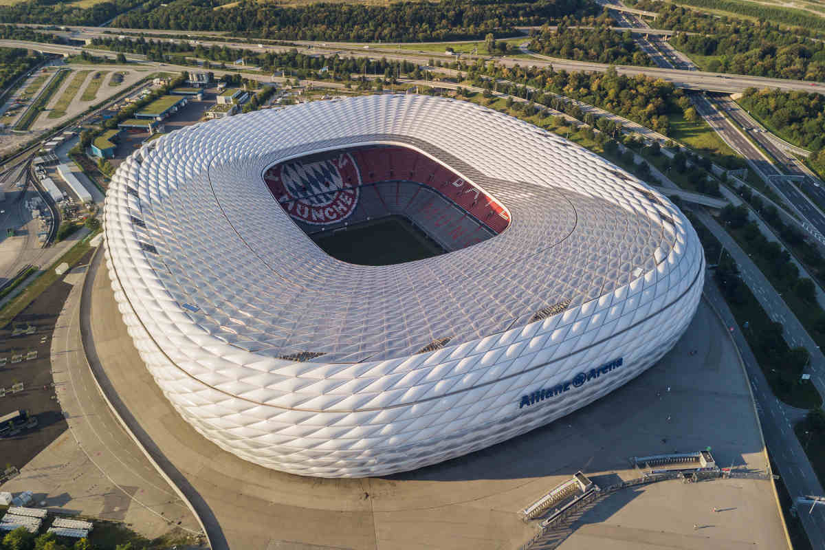 veduta aerea dello stadio Allianz Arena di Monaco di Baviera