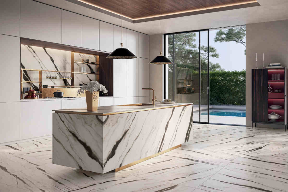 Cucina moderna con rivestimenti in marmo Versace Ceramics