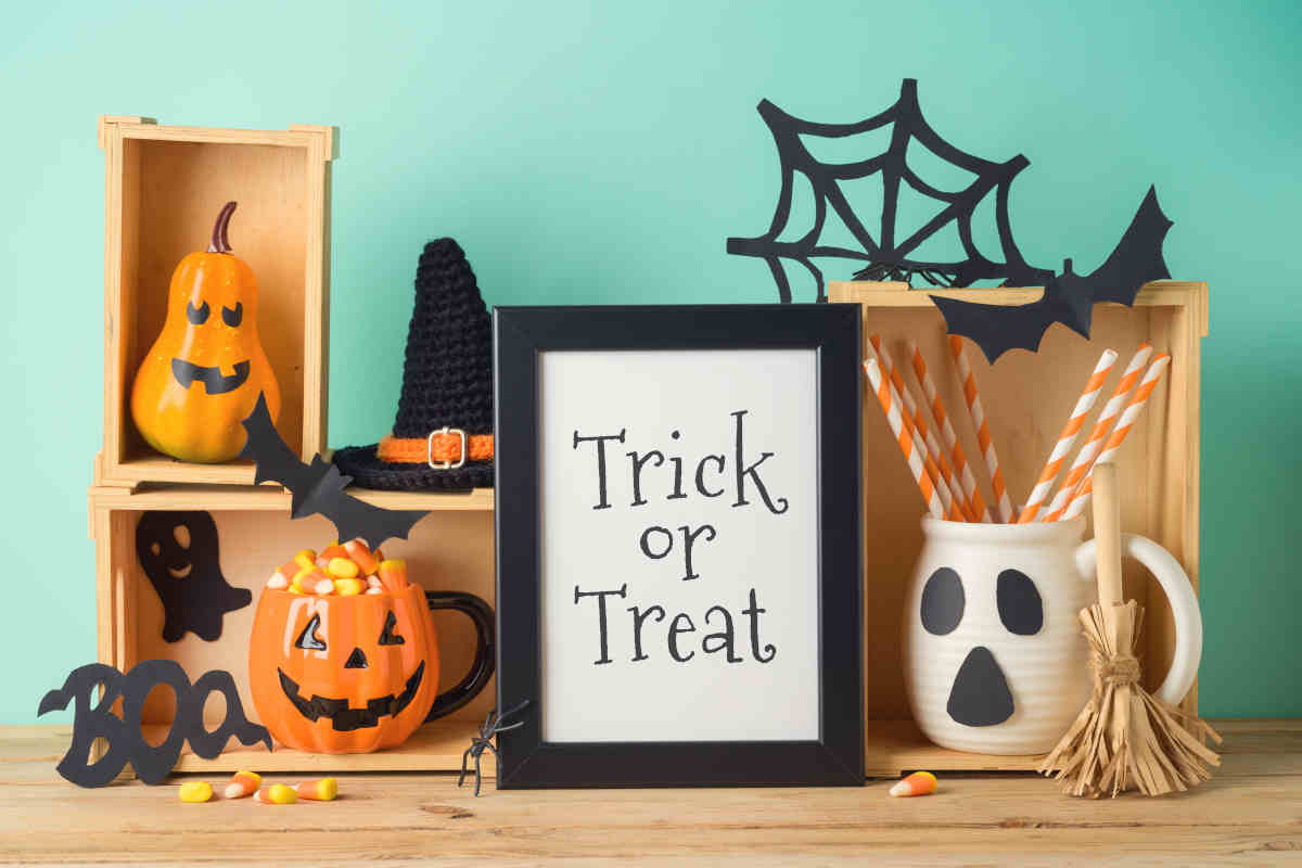 decorazioni per halloween con ragnatele e zucche