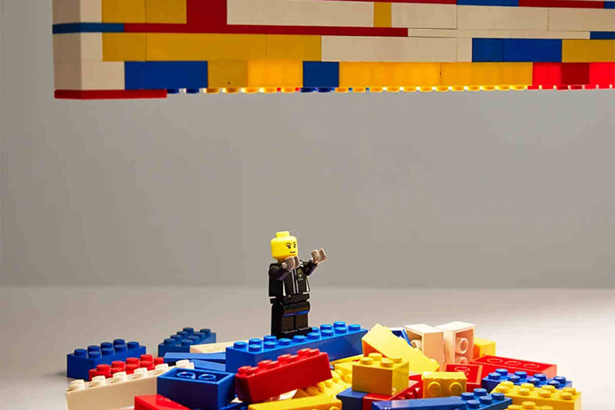 lampada a sospensione fatta con i LEGO