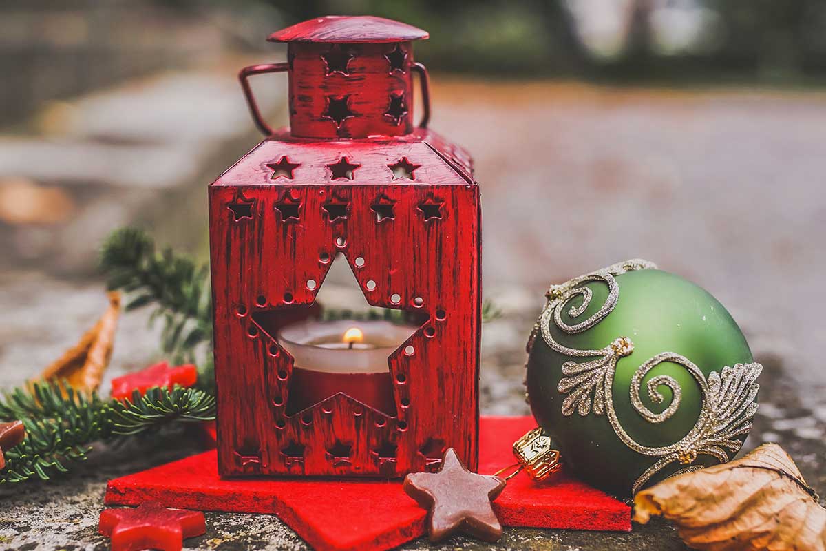 lanterna natalizia con pallina addobbo