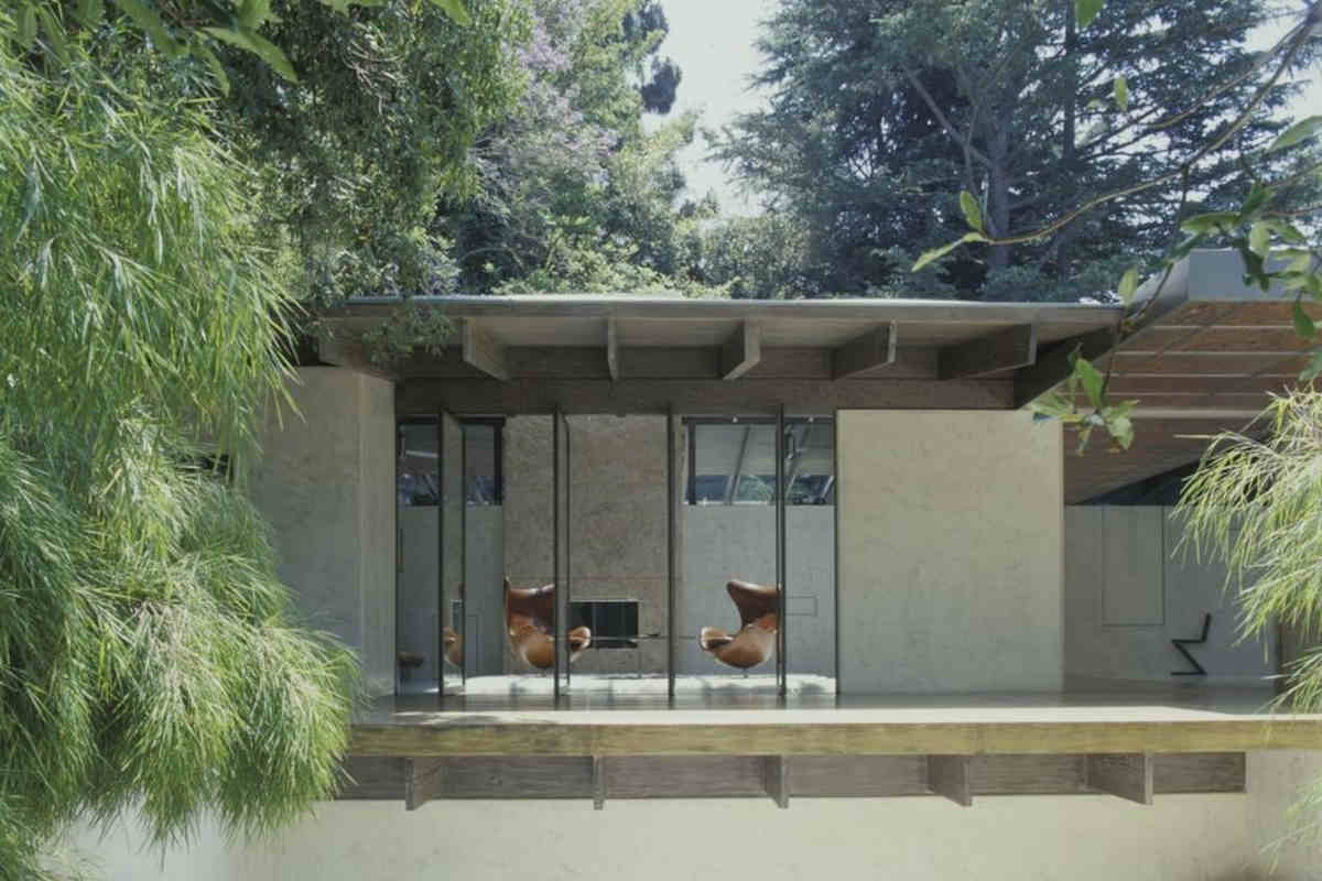 esterni della villa di brad pitt a Zen Hollywood Hills