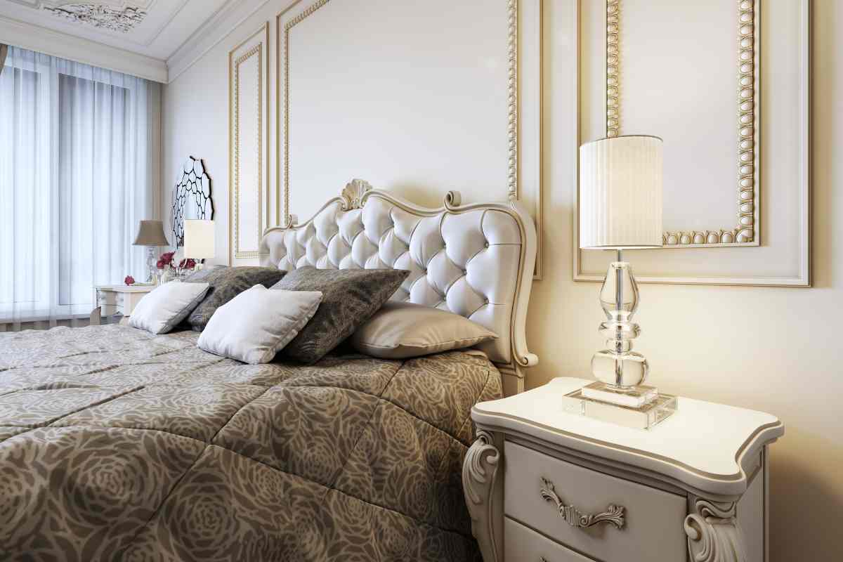 particolari di una camera da letto stile anni '20
