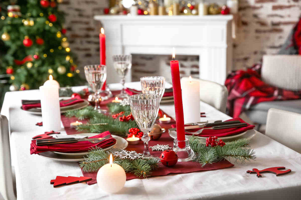 Come decorare la tavola di Natale spendendo meno di 20 euro