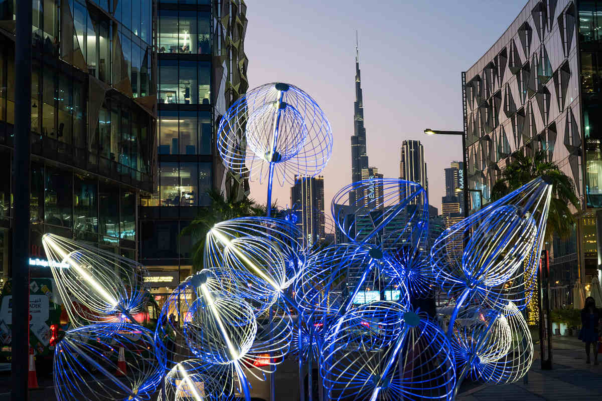 installazione luminosa a Dubai per la design week