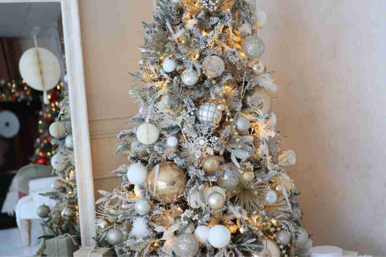 Albero di Natale Bianco e Oro, la combo chic | DesignMag