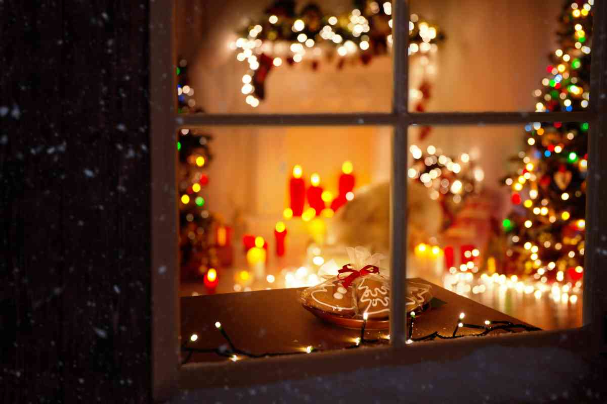Casa di montagna decorata per Natale