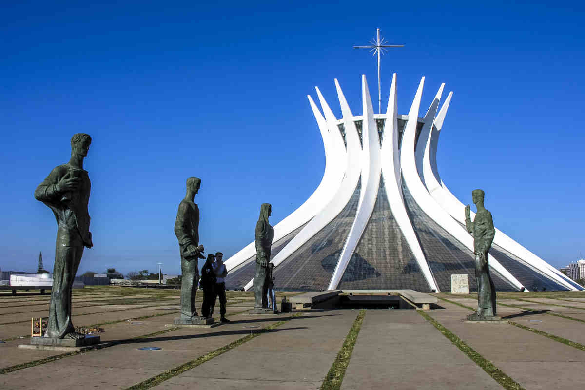 cattedrale metropolitana di Brasilia di Oscar Niemeyer