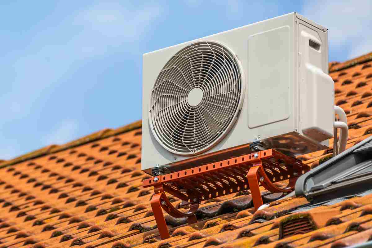 pompa di calore installata sul tetto