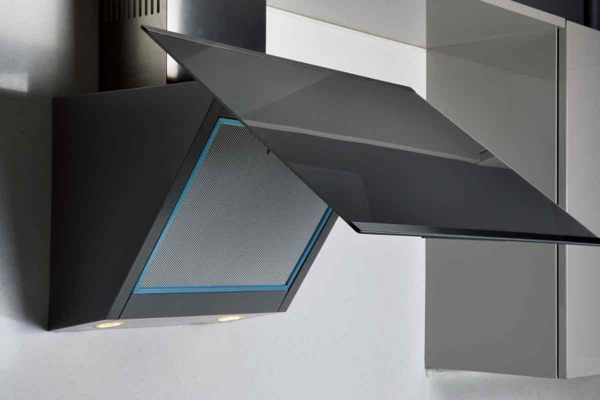 cappa aspirante dal design moderno in cucina