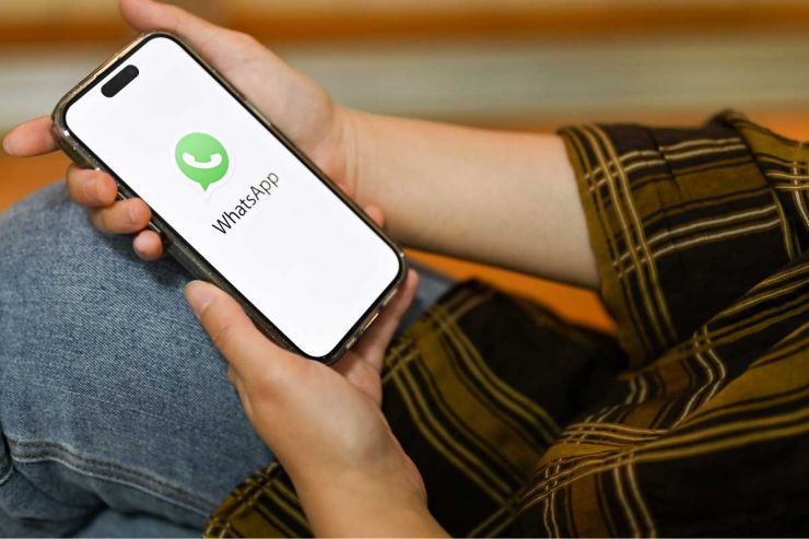 WhatsApp, può ascoltare gli utenti mentre dormono