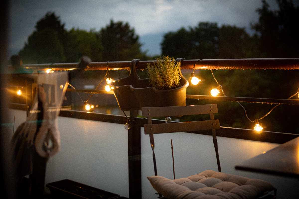 Ecco come illuminare al meglio il balcone