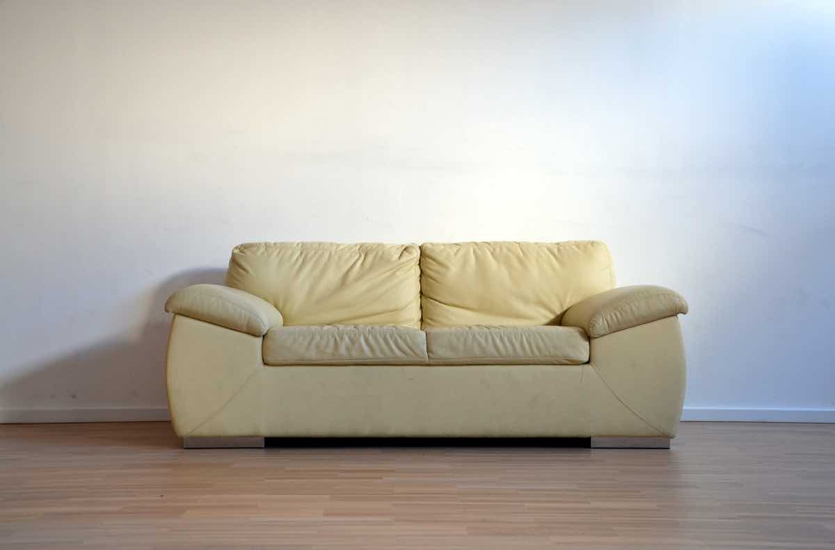 Colore del divano, attento a questi! Possono far sembrare il salotto più piccolo di ciò che sembri|Ti svelo quelli davvero adatti