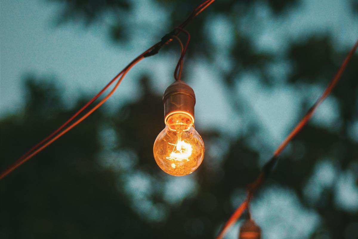 Luce in giardino, ecco cosa devi provare