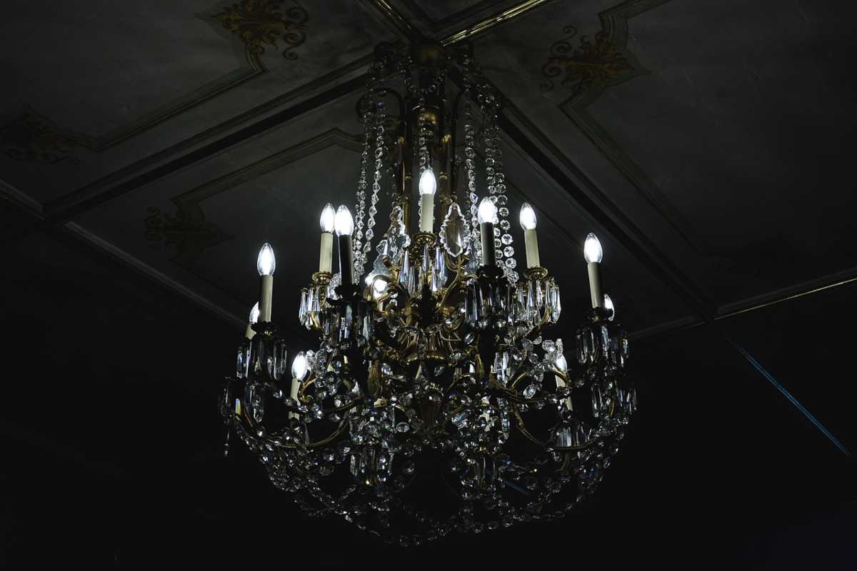 Your chandeliers can be worth up to €6,000: SELL NOW |  Nobody thinks about that