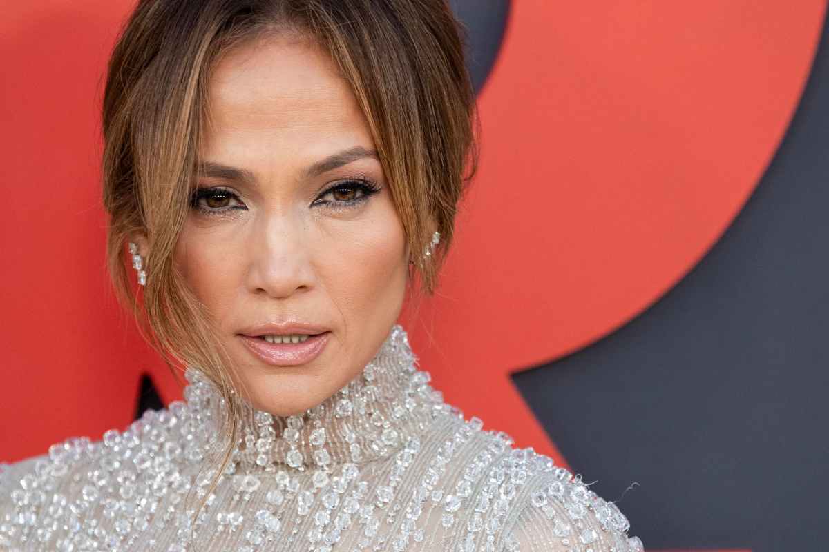 Jennifer Lopez sorprende tutti col suo design