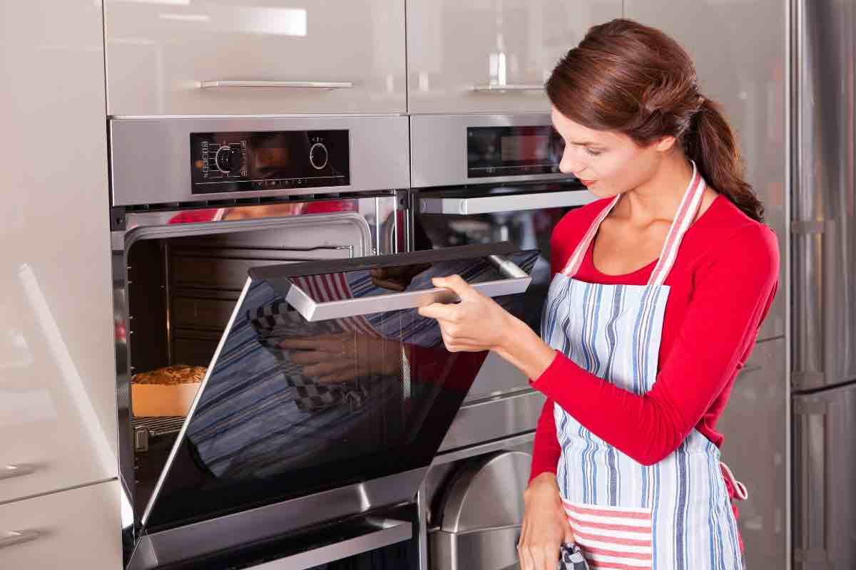 Forno tradizionale e microonde: con questi trucchi risparmi un sacco di soldi