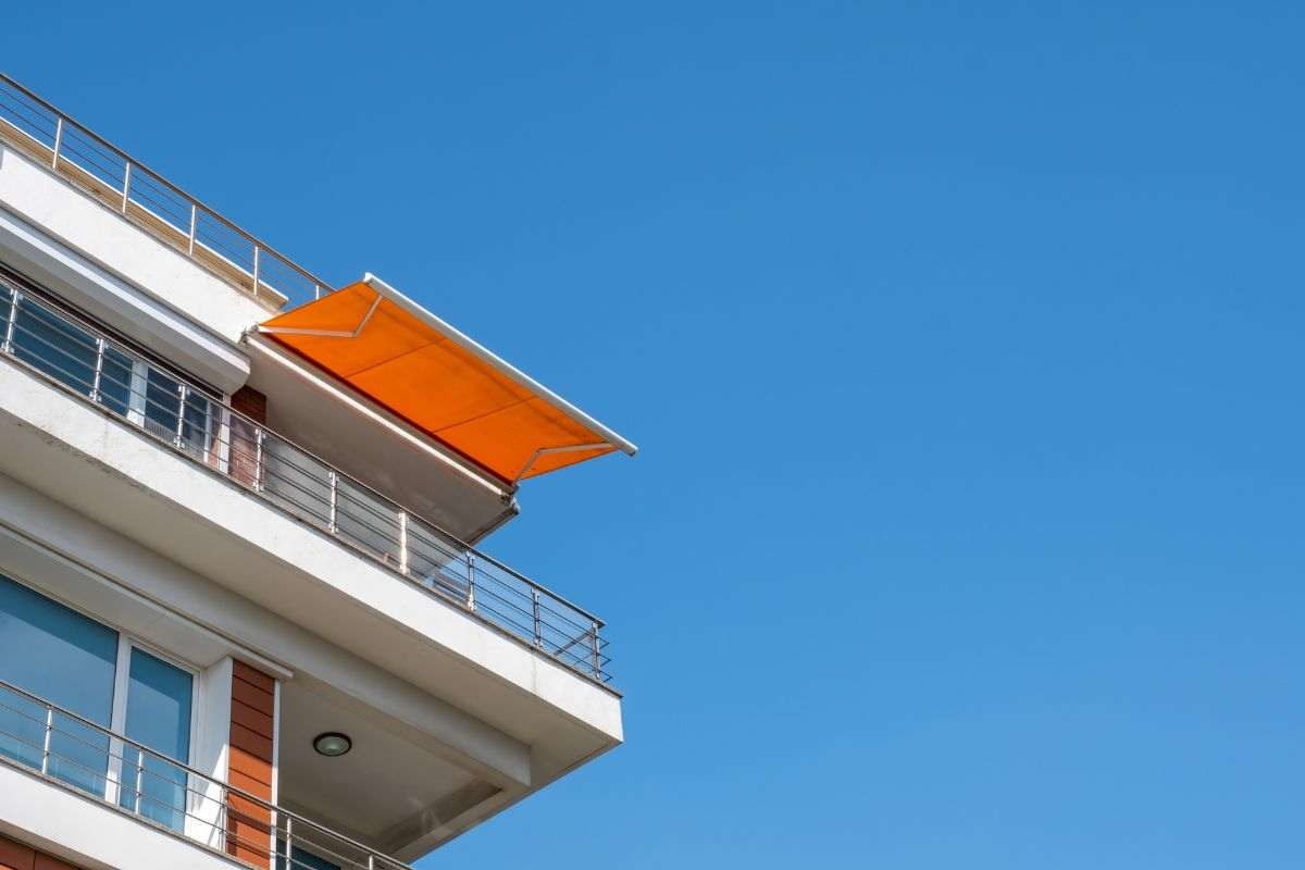 Pulisci balconi e terrazze subito e senza fatica con questo trucchetto geniale | Tanto tempo libero