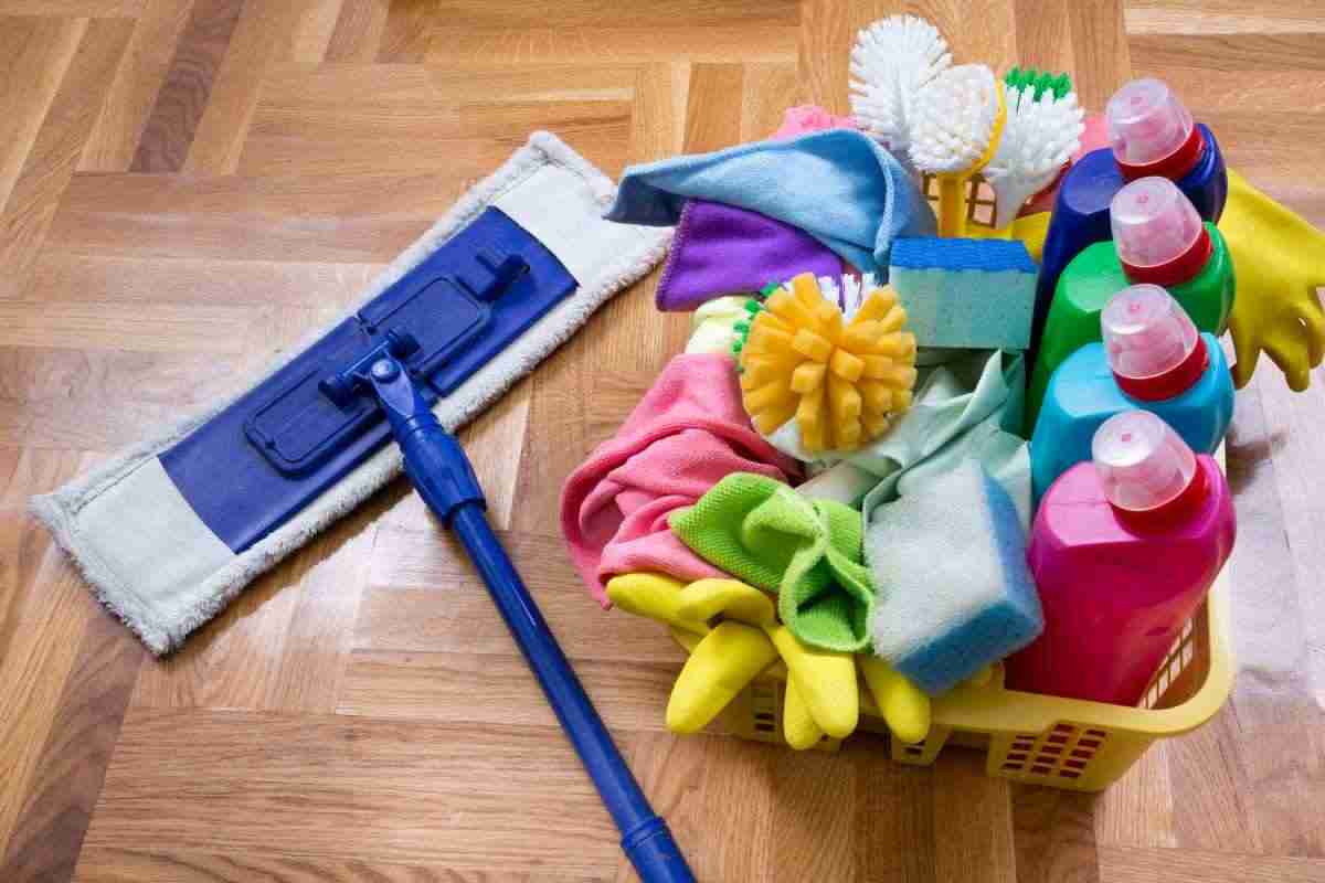 prodotti per le pulizie di casa con i metodi delle domestiche che non si conoscono