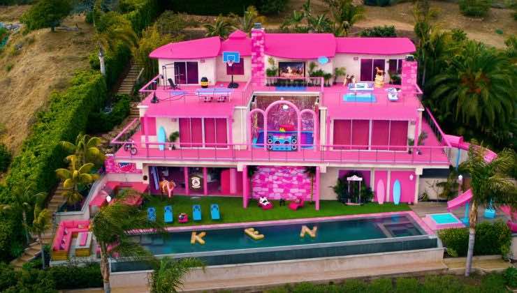 alloggiare nella casa di barbie