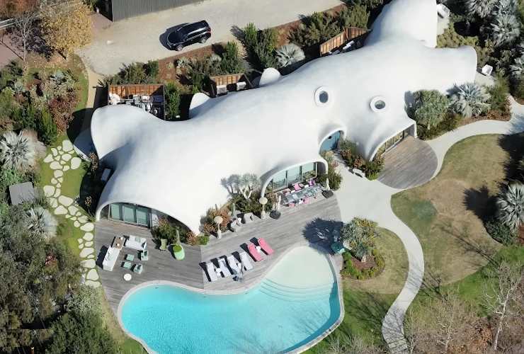 L'incredibile e bellissima casa dell'attore Robert Downey Jr. costruita con un metodo davvero insolito, gonfiandola.