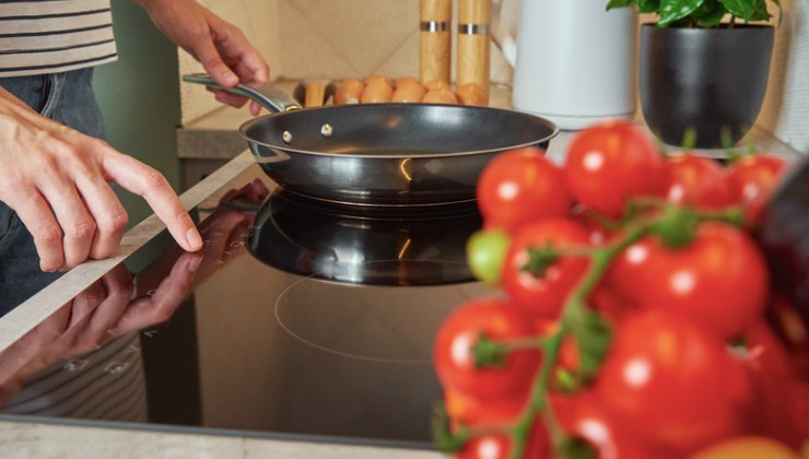 cucinare su piano a induzione é molto più veloce