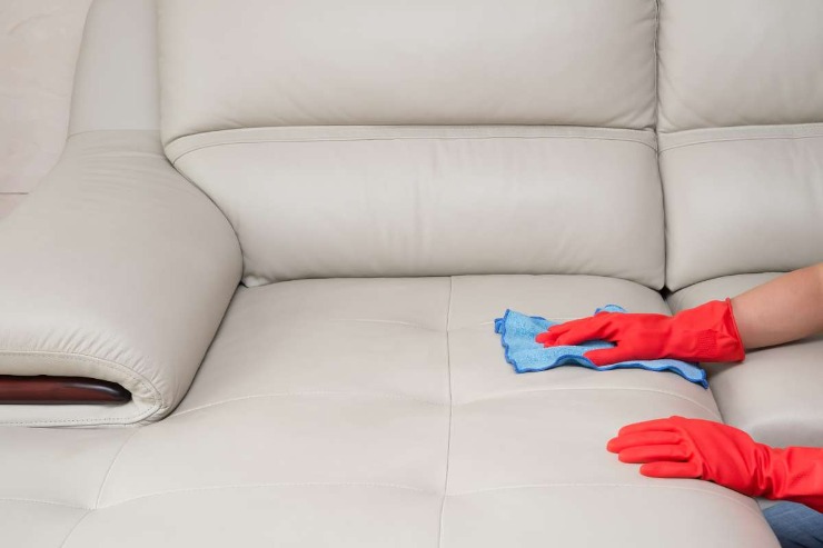 Pulire divano tessuto: soluzione 